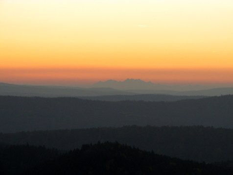 18_zachod_slonca_z_rejonu_Popowej_Polany_widok_na_Tatry