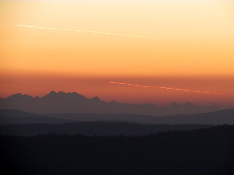 23_zachod_slonca_z_rejonu_Popowej_Polany_widok_na_Tatry