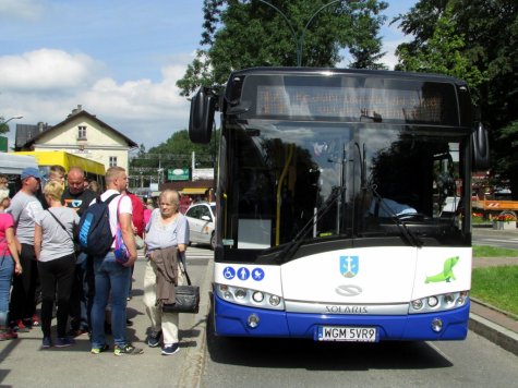Komunikacja_miejska_Zakopane_stanowisko_przed_dworcem_pks
