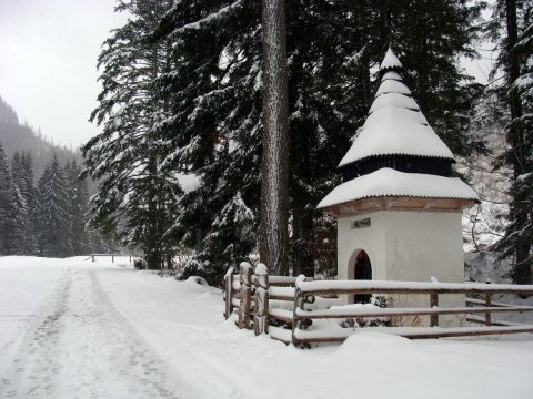 Tatry_Dolina_Koscieliska_Kapliczka_Zbojnicka_31.11.2017