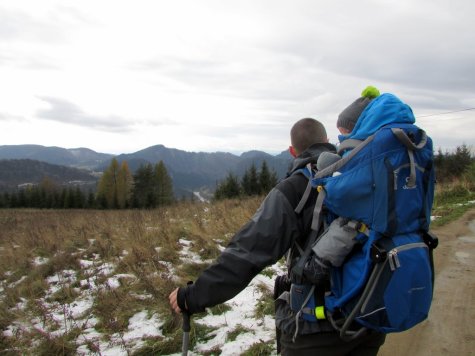 z_niemowlakiem_w_gory_w_drodze_do_Bacowki_pod_Beresniekiem