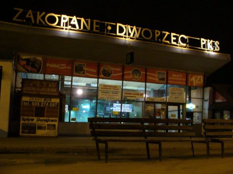 Zakopane_Dworzec_autobusowy_PKS_noc